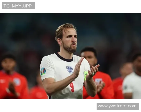 现役足球明星前五名的实力与影响力深度解析 现役足球明星前五名的实力与影响力深度解析