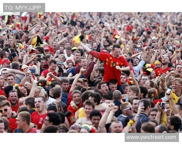 足球明星与小足球迷的梦想之旅共同追逐绿茵场上的荣耀与激情 足球明星与小足球迷的梦想之旅共同追逐绿茵场上的荣耀与激情