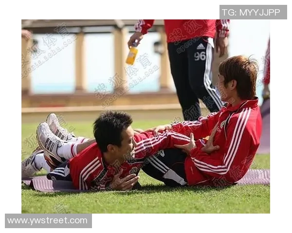 足球明星如何用胜利手势传递激情与信念的背后故事